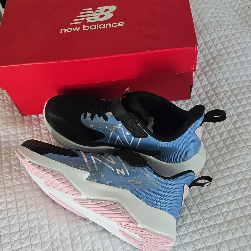New Balance Rave Run V2 Bungee Lace With Top Strap Wide Shoes - Picture 3 of 12